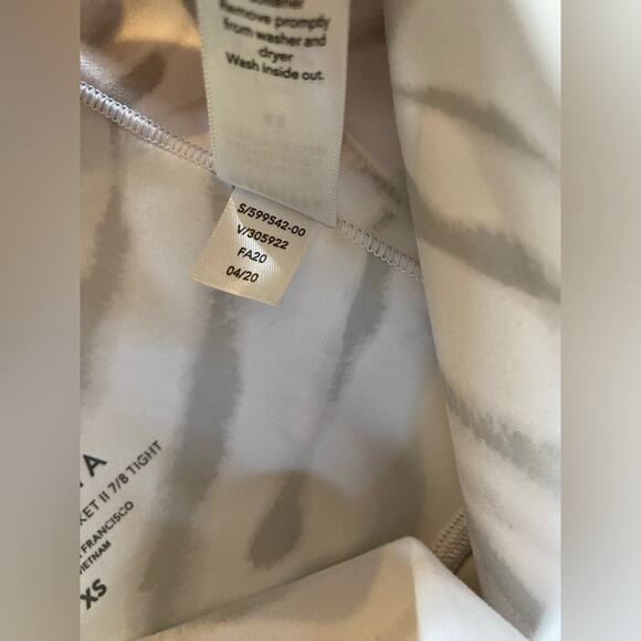 Athleta Leggings Womens Size XS Salutation Stash Pocket ll 7/8 Pants White Gray - Picture 8 of 14